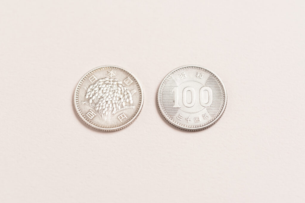 稲穂がデザインされた昔の100円銀貨