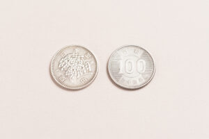 稲穂がデザインされた昔の100円銀貨
