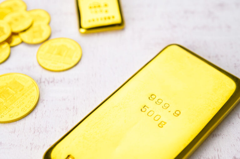 999.9の刻印がある純金のゴールドバー