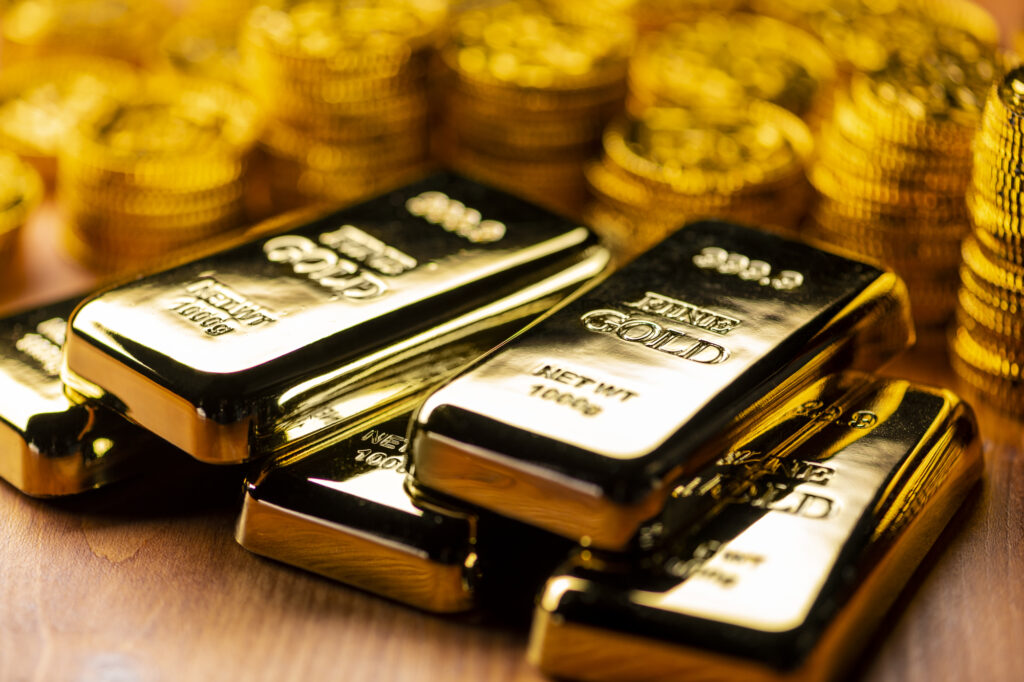積み重ねられた金の延べ棒